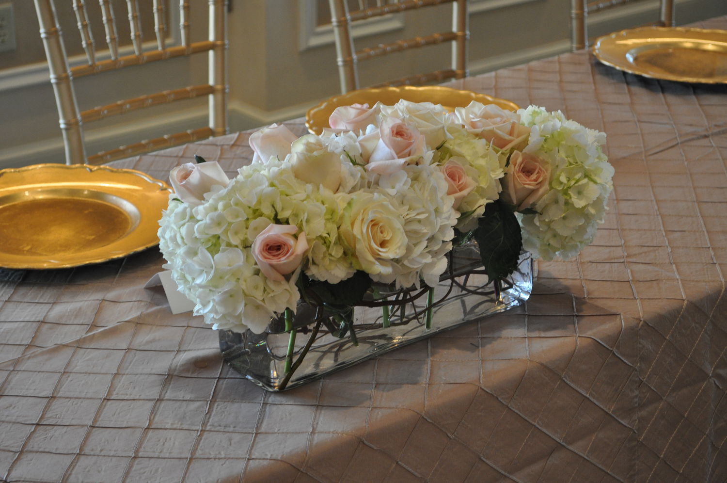 Rose Head Centerpiece : Head and sweetheart table arrangements